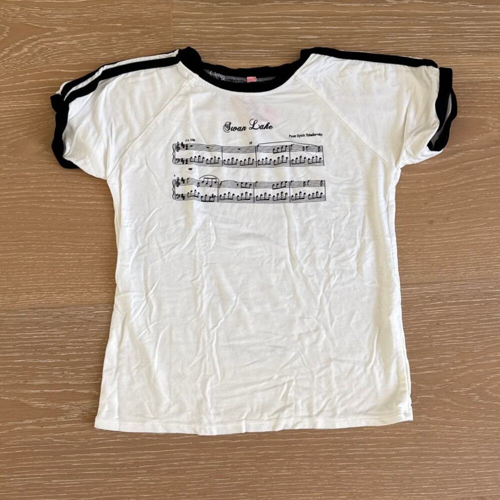 Omighty Swan Lake Music Notes Graphic Tshirt Size S in White Black